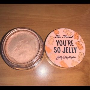 Too Faced Jelly highlighter in bourbon bronze